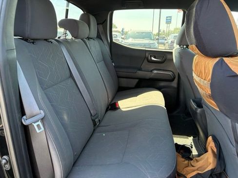 Used 2019 Toyota Tacoma TRD Sport AWD/4WD image 13