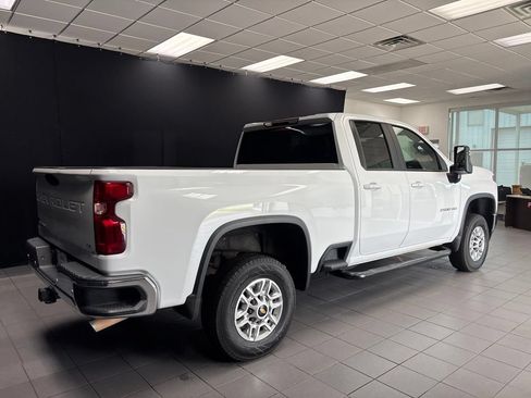 Used 2023 Chevrolet Silverado 2500 LT w/ Convenience Package AWD/4WD image 3