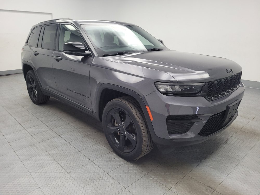 Used 2023 Jeep Grand Cherokee Altitude AWD/4WD image 13