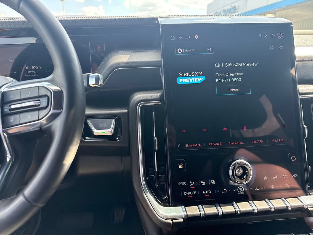 Used 2025 GMC Yukon XL Denali AWD/4WD image 30