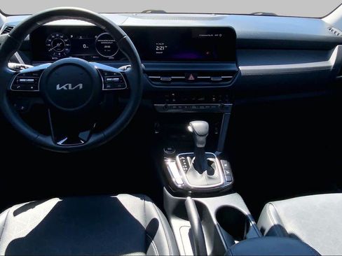 Used 2024 Kia Seltos EX FWD image 16