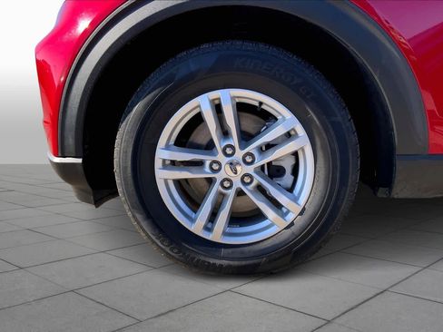 Certified 2021 Ford Explorer XLT w/ Equipment Group 202A image 10