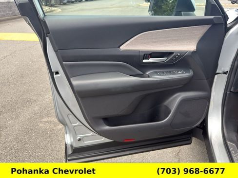 Used 2024 Toyota Grand Highlander AWD image 21