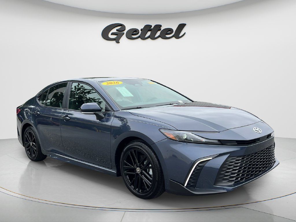 Used 2026 Toyota Camry SE FWD image 3