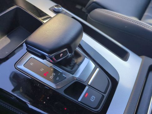 Used 2024 Audi Q5 2.0T Prestige image 25