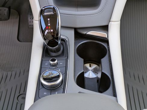 Certified 2022 Cadillac XT5 Premium Luxury image 17