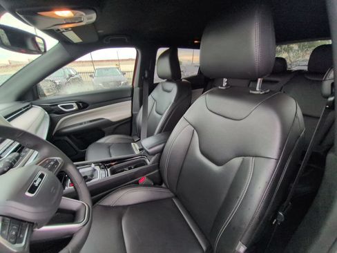 Used 2025 Jeep Compass Limited AWD/4WD image 24