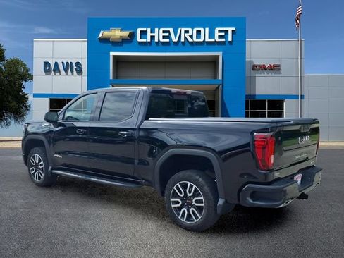 Used 2025 GMC Sierra 1500 AT4 w/ AT4 Premium Package AWD/4WD image 5