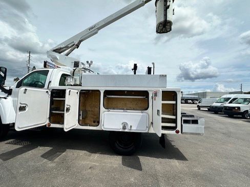 Used 2005 GMC TopKick C4500 2WD Regular Cab image 9