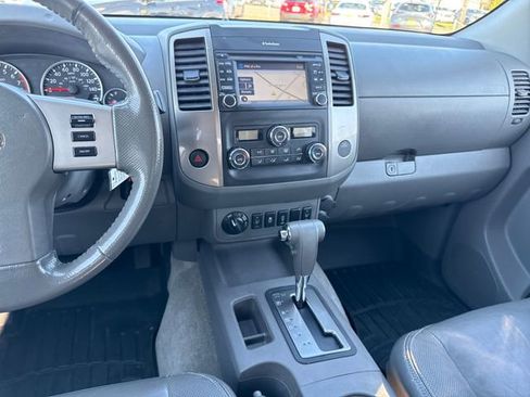 Used 2014 Nissan Frontier SL w/ SL Moonroof Package image 22