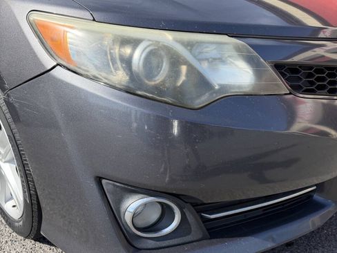 Used 2014 Toyota Camry SE w/ Moonroof Package FWD image 10