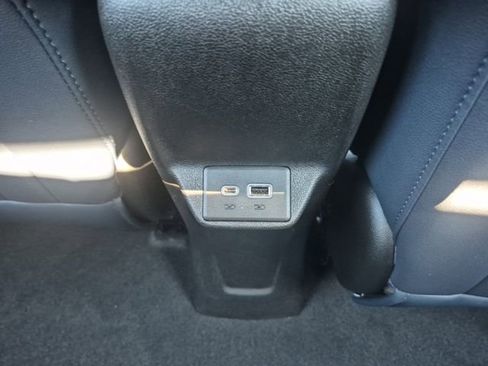 Used 2022 Chevrolet Bolt EUV LT w/ Convenience Package image 24