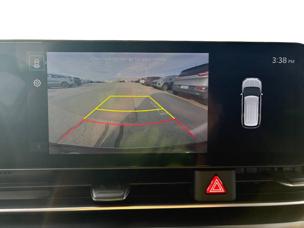 Used 2025 Kia Carnival FWD image 16