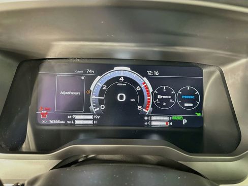 Used 2025 Toyota Sequoia Capstone AWD/4WD image 18