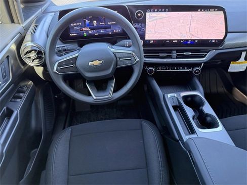 New 2026 Chevrolet Equinox EV LT w/ Midnight Package image 10