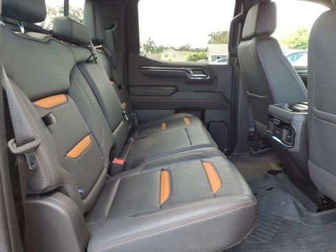 Used 2023 GMC Sierra 1500 AT4 w/ Technology Package AWD/4WD image 16
