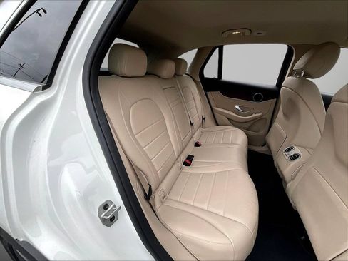Used 2022 Mercedes-Benz GLC 300 4MATIC w/ Multimedia Package Lite image 24