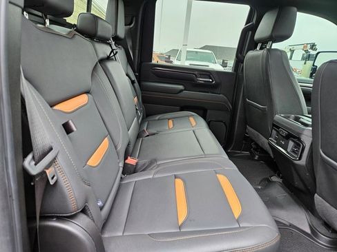 Used 2024 GMC Sierra 2500 AT4 w/ AT4 Premium Plus Package AWD/4WD image 17
