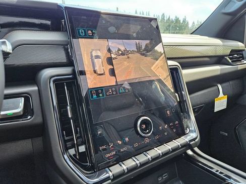 New 2026 GMC Yukon AT4 AWD/4WD image 31