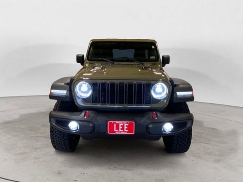 Used 2025 Jeep Wrangler Unlimited Rubicon w/ Technology Group image 10