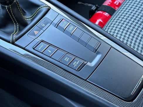 Certified 2016 Porsche 911 R RWD image 22