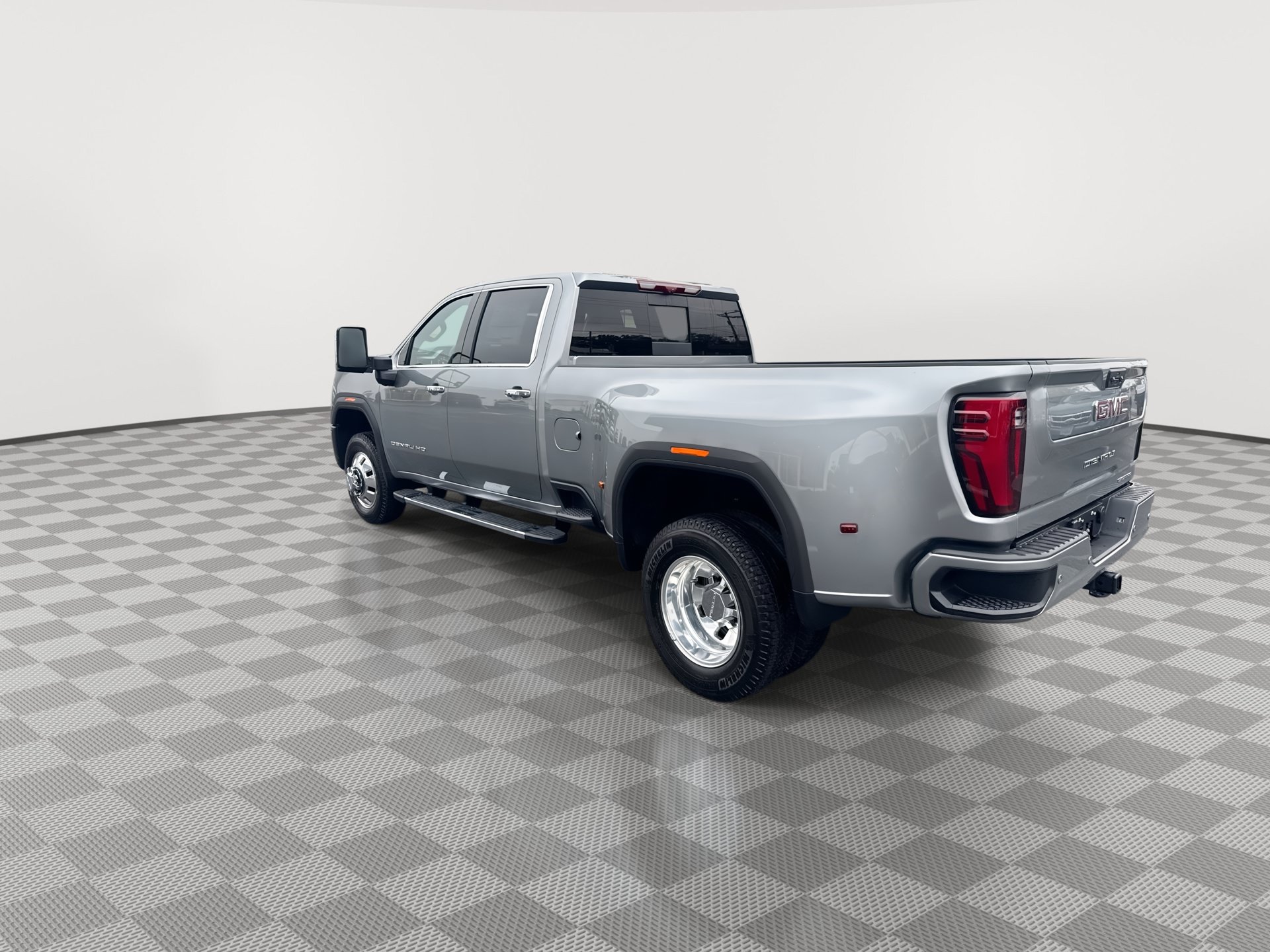 New 2026 GMC Sierra 3500 Denali w/ Denali Reserve Package AWD/4WD image 6