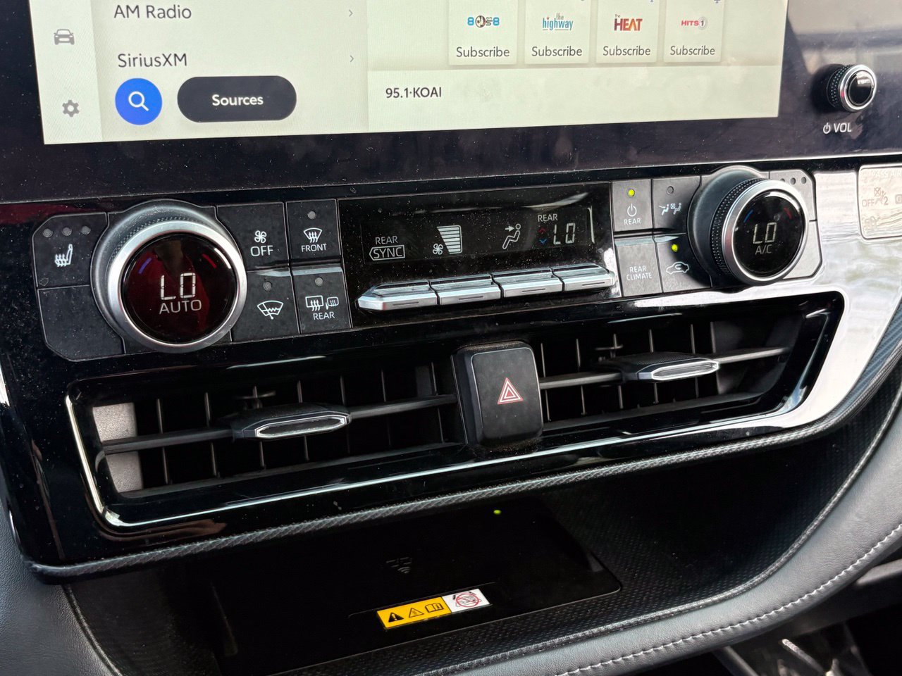 Used 2023 Toyota Highlander XSE FWD image 24
