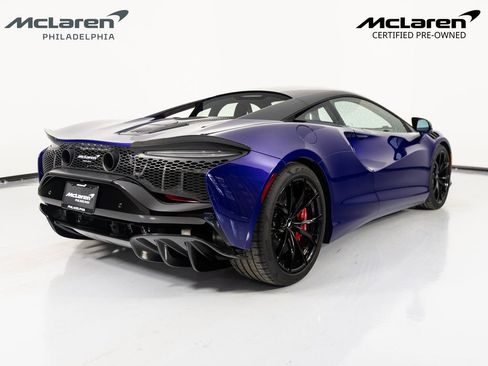Used 2023 McLaren Artura RWD image 5