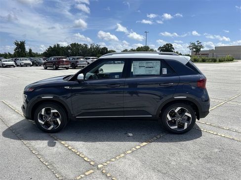 New 2025 Hyundai Venue Limited image 14