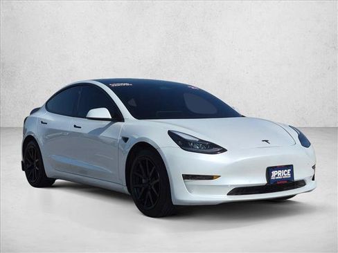 Used 2021 Tesla Model 3 Standard Range Plus RWD image 3