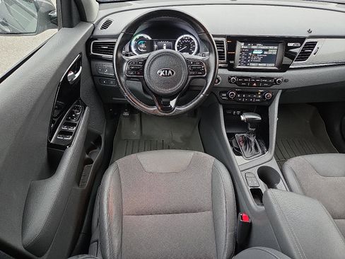 Used 2017 Kia Niro EX image 11