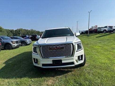 Used 2021 GMC Yukon Denali w/ Denali Premium Package AWD/4WD image 2