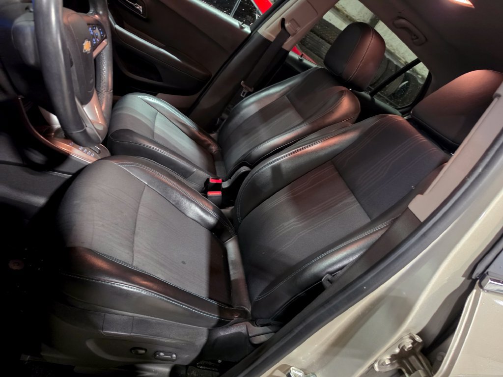 Used 2016 Chevrolet Trax LT w/ LT Convenience Package FWD image 6