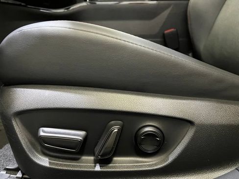 Used 2023 Toyota Prius Prime Premium FWD image 14
