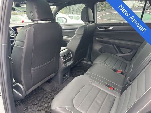 Used 2024 Volkswagen Atlas Cross Sport SEL R-Line image 10