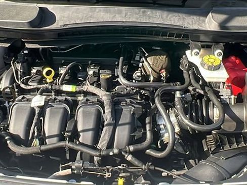 Used 2022 Ford Transit Connect XLT image 12