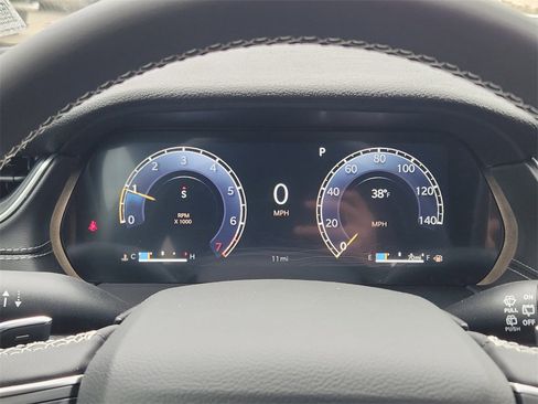 New 2025 Jeep Grand Cherokee Laredo image 11