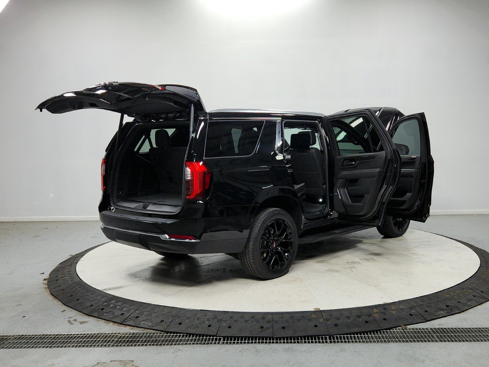 Used 2026 GMC Yukon Elevation w/ Elevation Premium Package AWD/4WD image 16