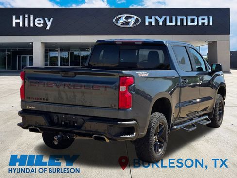 Used 2021 Chevrolet Silverado 1500 LT Trail Boss w/ Convenience Package II AWD/4WD image 4
