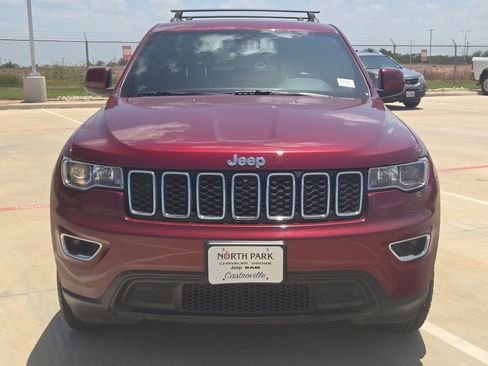 Used 2020 Jeep Grand Cherokee Laredo AWD/4WD image 8