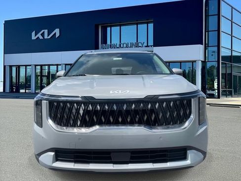 New 2026 Kia Carnival EX FWD image 2