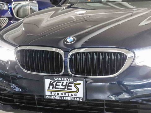 Used 2019 BMW 530e w/ Convenience Package RWD image 8