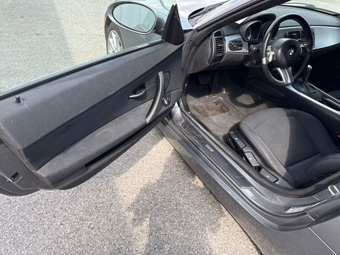 Used 2008 BMW Z4 3.0i RWD image 10