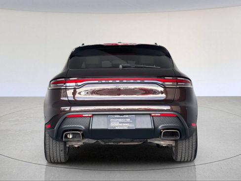 Certified 2022 Porsche Macan AWD/4WD image 7