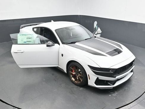 New 2026 Ford Mustang Dark Horse image 32