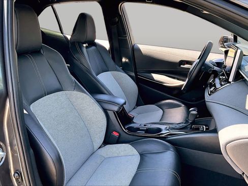 Certified 2025 Toyota Corolla XSE FWD image 8