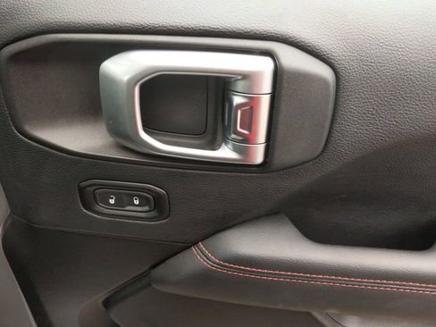 Used 2019 Jeep Wrangler Unlimited Rubicon w/ Uconnect 4C Nav & Sound Group image 34