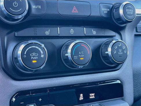 Used 2023 RAM 1500 Big Horn AWD/4WD image 15