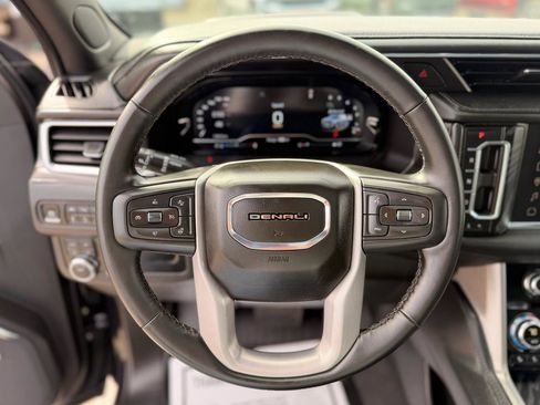 Used 2024 GMC Yukon XL Denali image 13
