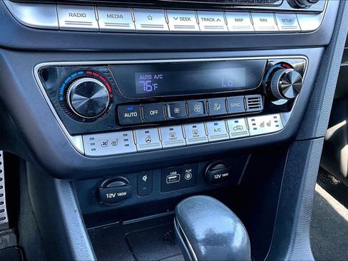 Used 2019 Hyundai Sonata Limited image 30